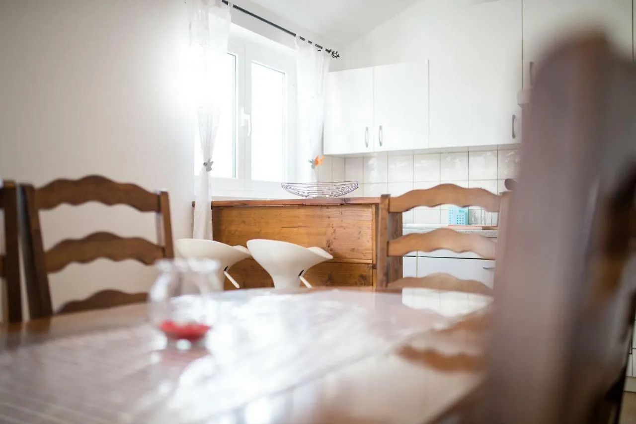 Apartments Dania Lopar