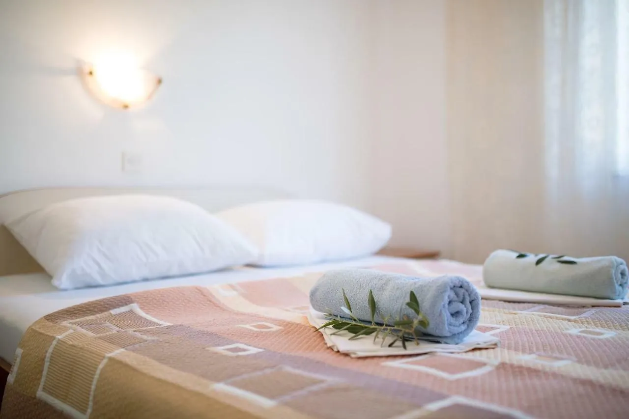 Apartments Dania Lopar