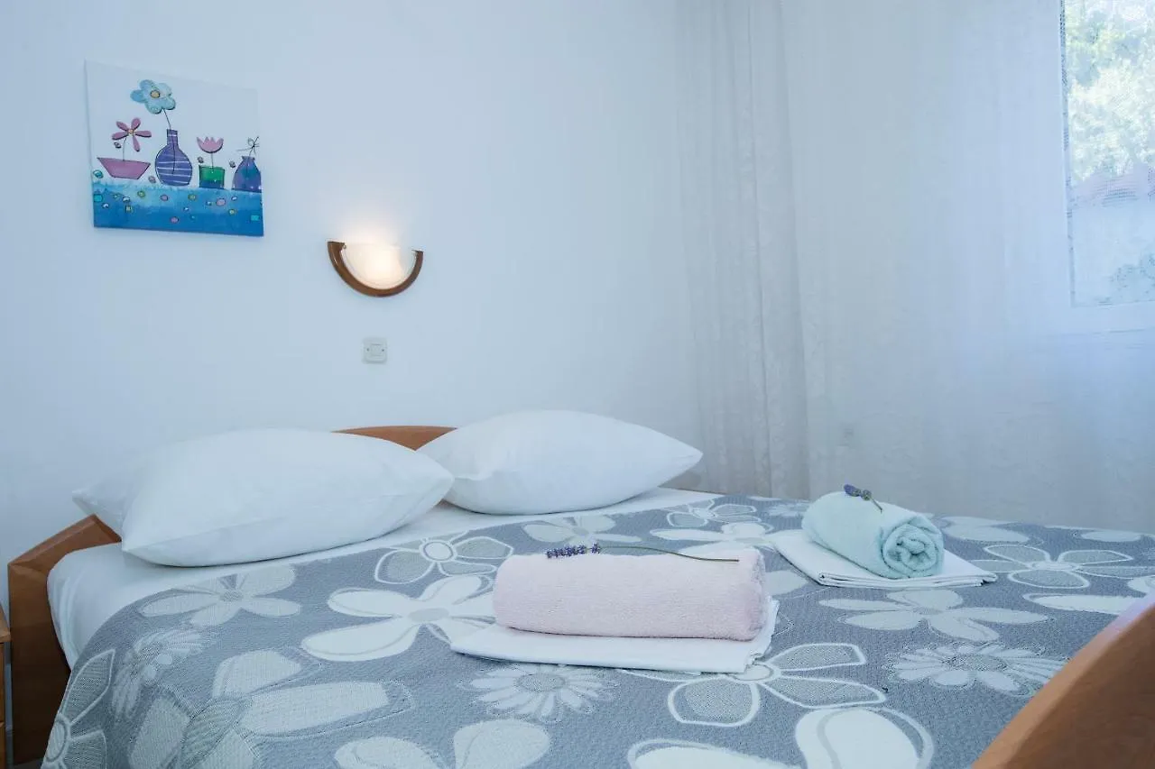 Apartments Dania Lopar