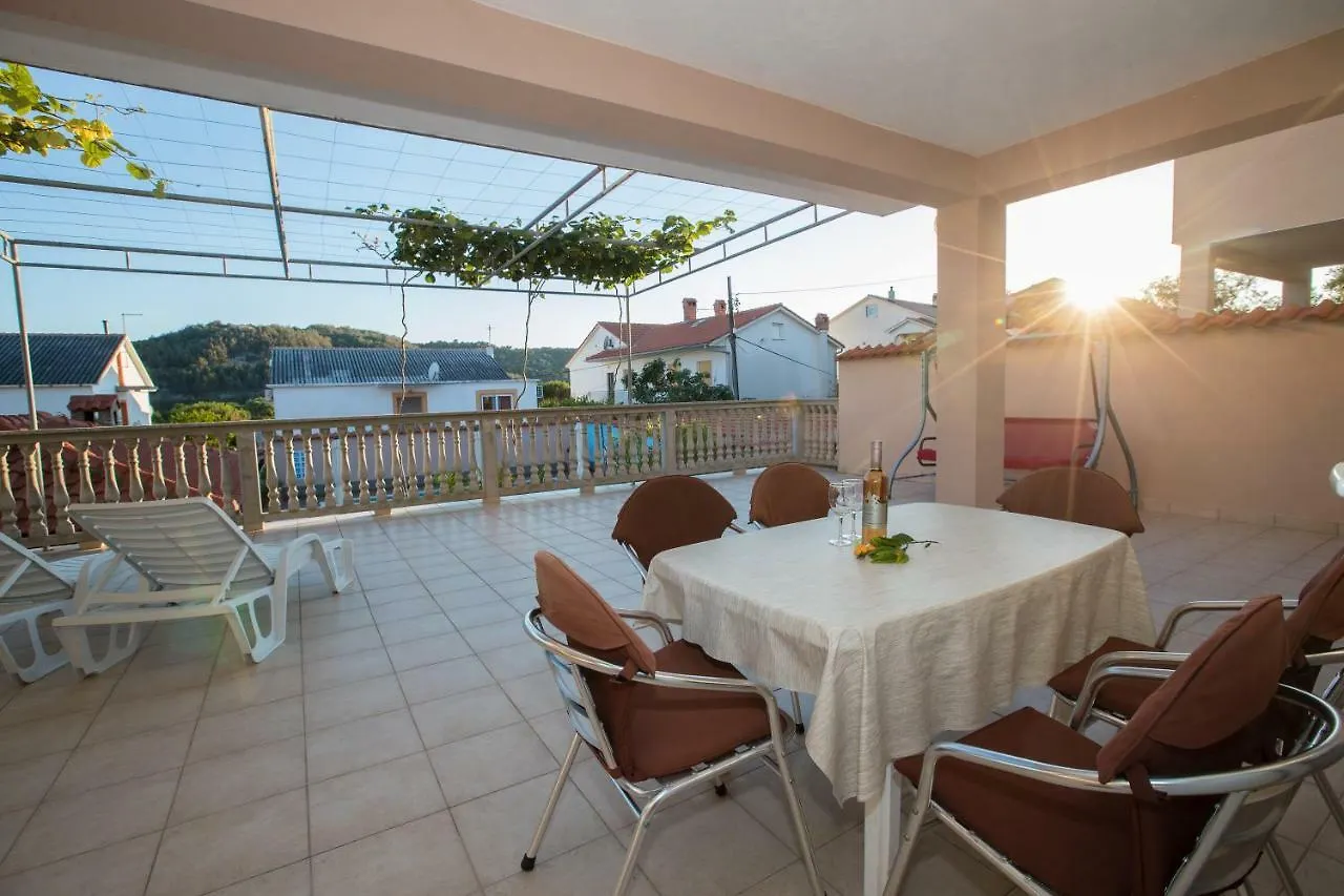 Apartments Dania Lopar